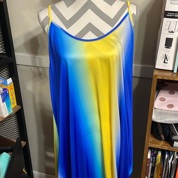 Dress - Picture 1 of 2
